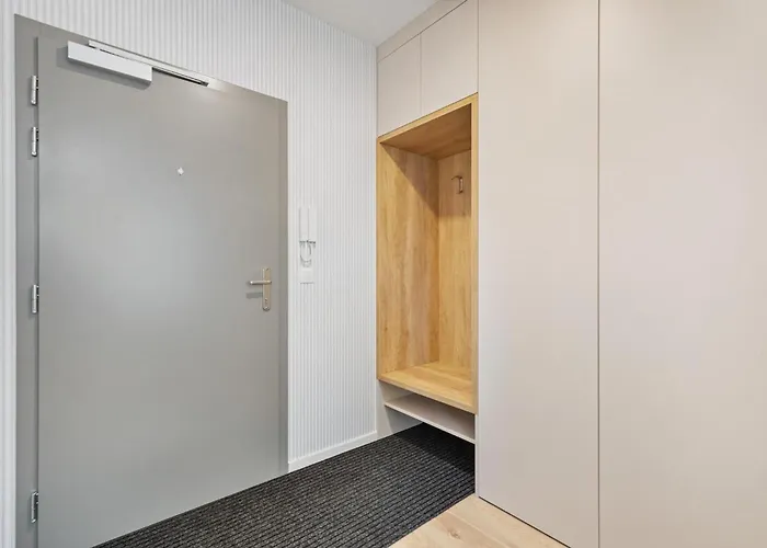 Ah Airport Pan Am Free Parking Ac * 브라티슬라바